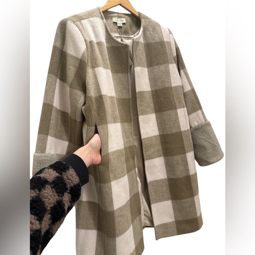 Charlie Paige coat, Women’s XL, NWT, Tan and white - Picture 2 of 4